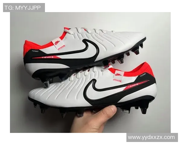 球星亲穿过的经典足球鞋盘点与回顾 球星亲穿过的经典足球鞋盘点与回顾